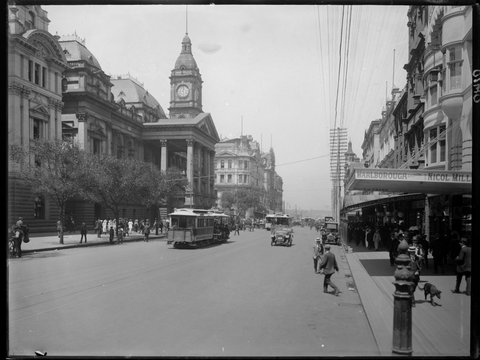 Swanston Street looking south from Little Collins Street, showing the Town Hall, c. 1916