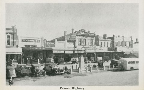 "Dandenong, Vic. photographic booklet", 1950s