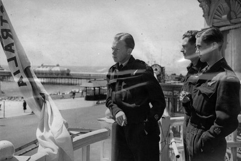 OPENING OF SOMERS HOUSE.AUSTRALIAN RED X-CLUB FOR REPATRIATED P.O.W.s AT BRIGHTON BY LADY SOMERS, c. 1945