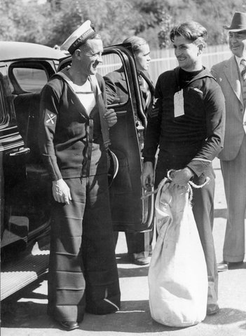 Gun. C.H. Jones (Aust) & Seaman 1st class B.C. Howard (USN) - wounded men who recently reached Melbourne, c. 1944