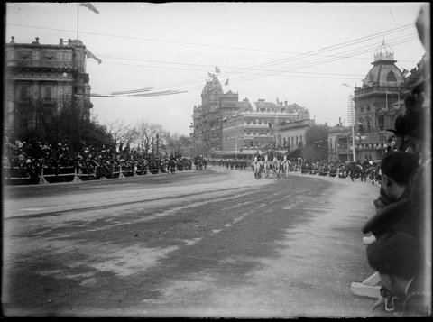 Sailors of the U. S. Navy marching in Spring Street, 1908