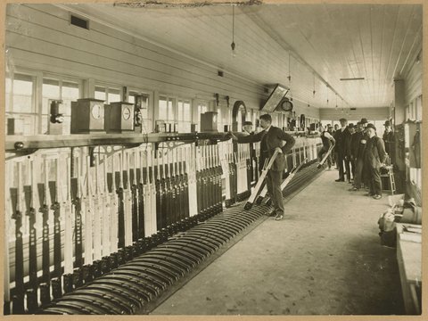 Flinders St. "C Box", opened 24-9-05, 180 levers, 1906