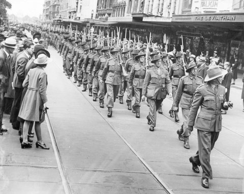 Returned Soldiers League march through Melbourne streets, 1940–45