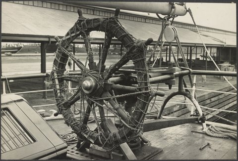 Wrecked wheel of the barque Meinwen at Melbourne, 1907
