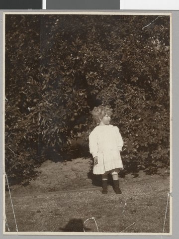 In the grounds of Government House, Melbourne, Victoria, c. 1913