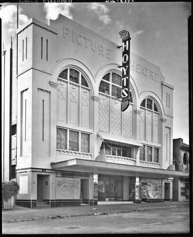 Hoyts Circle Theatre, Leake Street, Essendon, 1940s