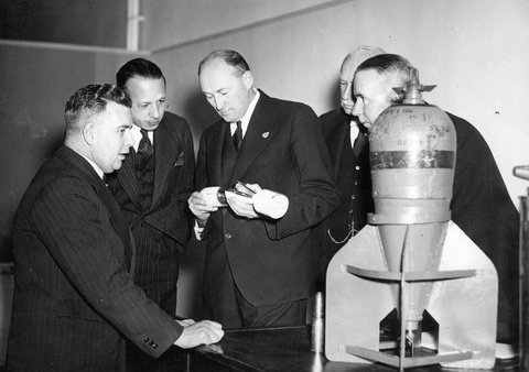 New A.R.P. [i.e. Air Raid Precautions] Demonstration rooms at Shell Bldg [i.e. Building] Bourke St, c. 1940