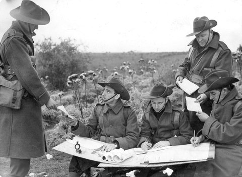 Intelligence Section receiving and dispatching battle reports, Braybrook, c. 1942