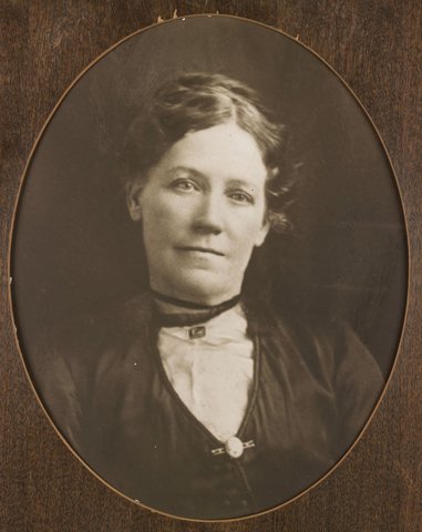 [Portrait of an unidentified woman, St. Philip's, Collingwood], c. 1900