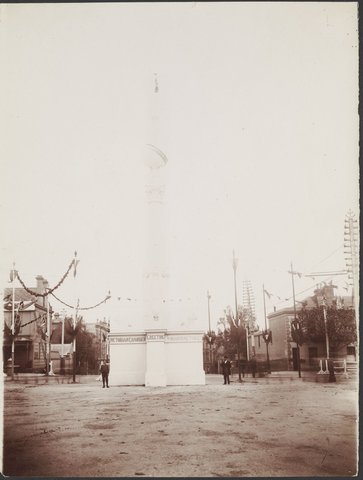 Victorian Chamber of Manufactures column, Melbourne, 1901