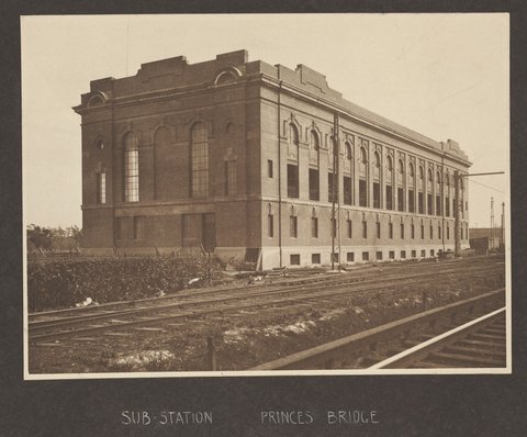 Sub-station, Princes Bridge, 1916?