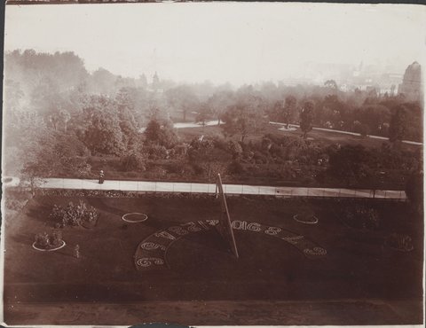 Floral sundial in gardens, Melbourne, 1900–10