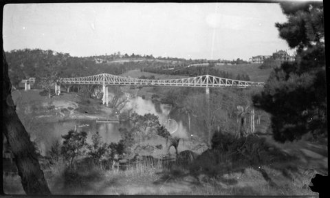 Fairfield pipe bridge, Victoria, 1936–49