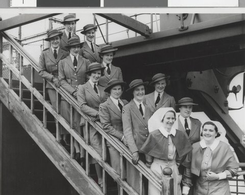 Nurses photographed as they embarked at Port Melbourne for overseas, 1941