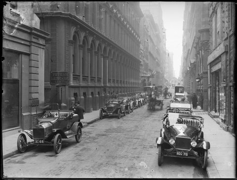 Motor vehicles lining Flinders Lane, Melbourne, Vic, 1891–1914