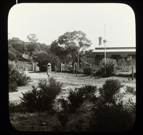 "Ivanhoe", with Mary [in the garden, Sorrento] [slide], 1904–28