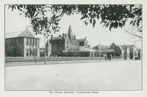 "Folding souvenir of Melbourne, 17 artistic, up-to-date views of public buildings (series no. 4)", 1920s