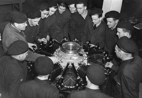 R.A.A.F. Engineering school in Melbourne, c. 1942