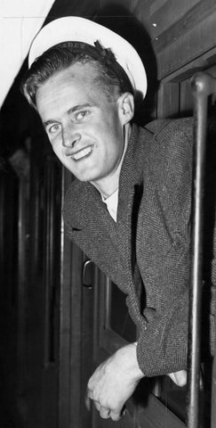 National Service Trainees leave Spencer St for Flinders, c. 1951