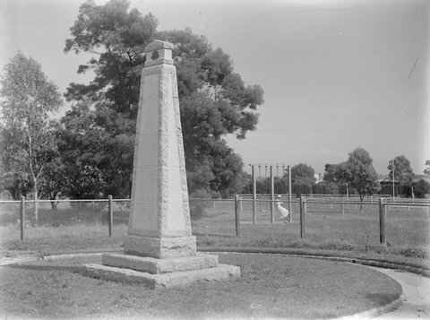 War Memorial, Burwood Reserve, Warrigal Road, Burwood, Victoria, 1927–59