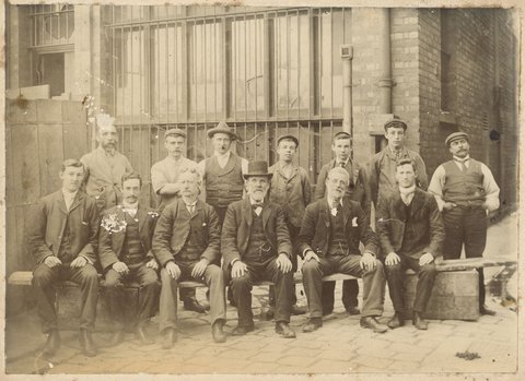 [Group portrait of staff at W. H. Blakeley and Co., 115 Lonsdale Street, Melbourne], 1904–05