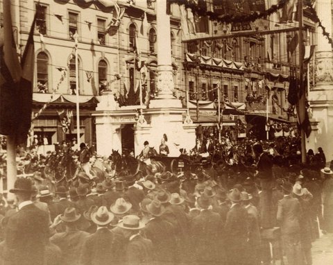 Royal Procession through streets of Melbourne by Duke and Duchess of York and Cornwall, c. 1901