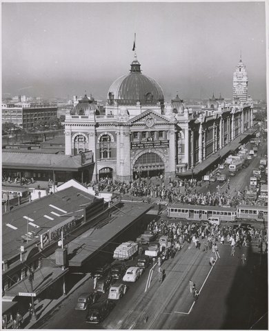 The intersection of Flinders Street and Swanston Street, Melbourne, 1953
