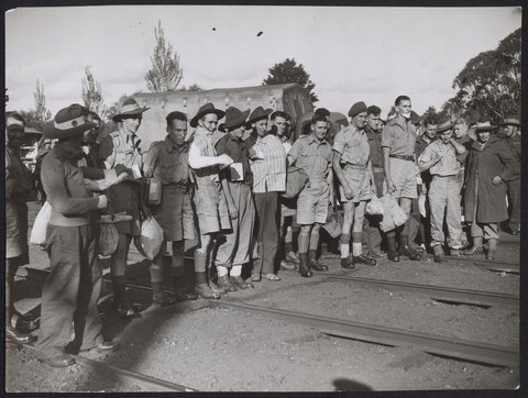 Some of the walking wounded from Lae and Salamaua, who arrived by hospital train, [Heidelberg, Vic.], 1943