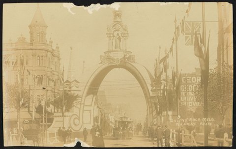 [Queen Victoria Arch, corner of Collins and Russell Streets, Melbourne, Vic.], 1901