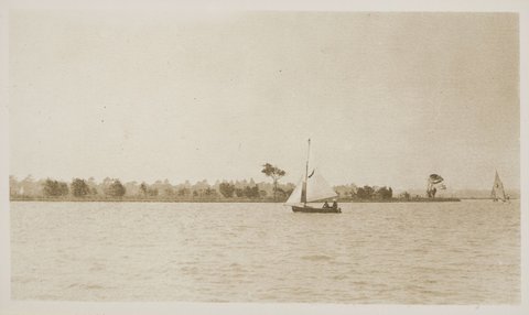 [Melbourne amateur regatta, 25th Oct., 1919, 13th Annual Regatta, Upper Yarra]