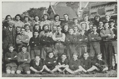 [Children and staff in front of Melbourne Orphan Asylum, Brighton, Vic.], 1920–50
