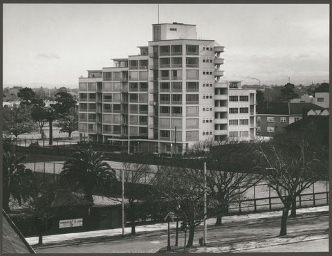 Stanhill flats, 34 Queens Road, Melbourne, 1951