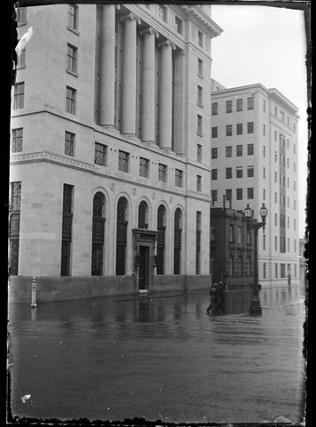 Port Authority building and Swann House (S.E.C.), Flinders Lane at Market Street, Melbourne, 1929–35