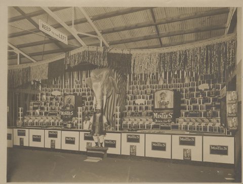 Sweetacres Melbourne Show exhibit, 1927