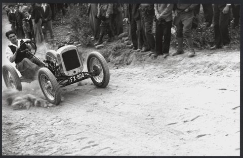 Austin 7 chassis racing the Greensborough Hill Climb, 1945