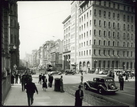 [Collins Street and Queen Street intersection, Melbourne, Victoria], 1940s