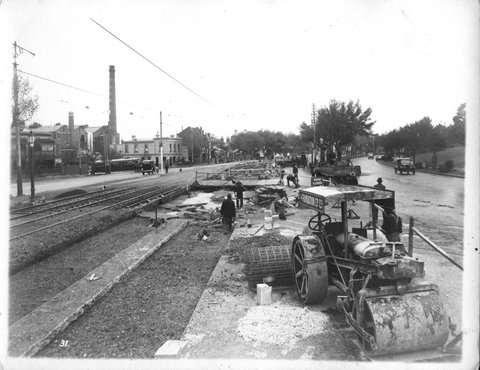 New tramway construction in St. Kilda Road, near Park Street, c. 1925