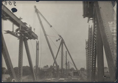 South Kensington to West Footscray, Bridge over Maribyrnong River : 175 ft. truss span Maribyrnong River bridge, 1928