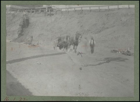 Excavation, Richmond end, 1922