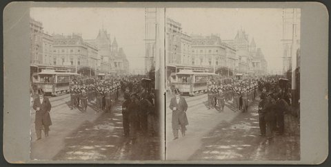[Parade on Melbourne street], 1900–20