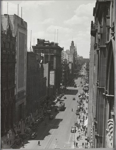 Melbourne in the late 1930s. Collins Street looking east from Queen Street, 1936–39