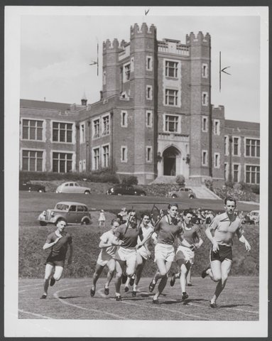 Students taking part in the 880 yards, Melbourne High School, 1951