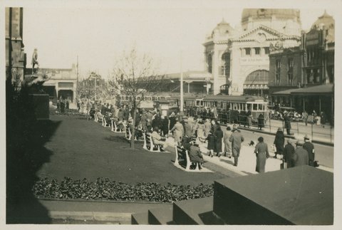 Flinders St. & Princes Bridge, c. 1933