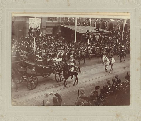 Elevated view of procession in Melbourne street, Melbourne, Vic, 1901