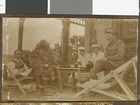 [Soldiers and nurses on verandah, Hethersett Private Repatriation Hospital, Burwood, Vic.], 1914–20