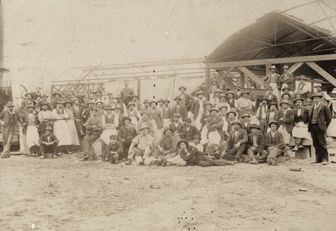 Masons employed on New Railway Station Melbourne 1905