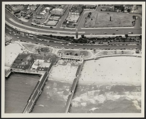 Aerial view the St. Kilda Esplanade and sea-water baths, 1950–54