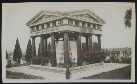 Springthorpe memorial at Kew Cemetery, 1940–50
