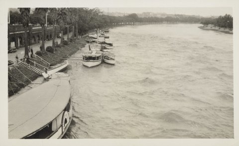 Floods, Yarra from Princes Bridge, 1930s