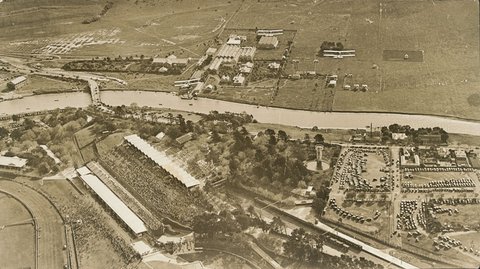Aerial view of Flemington Racecourse, 1930–40